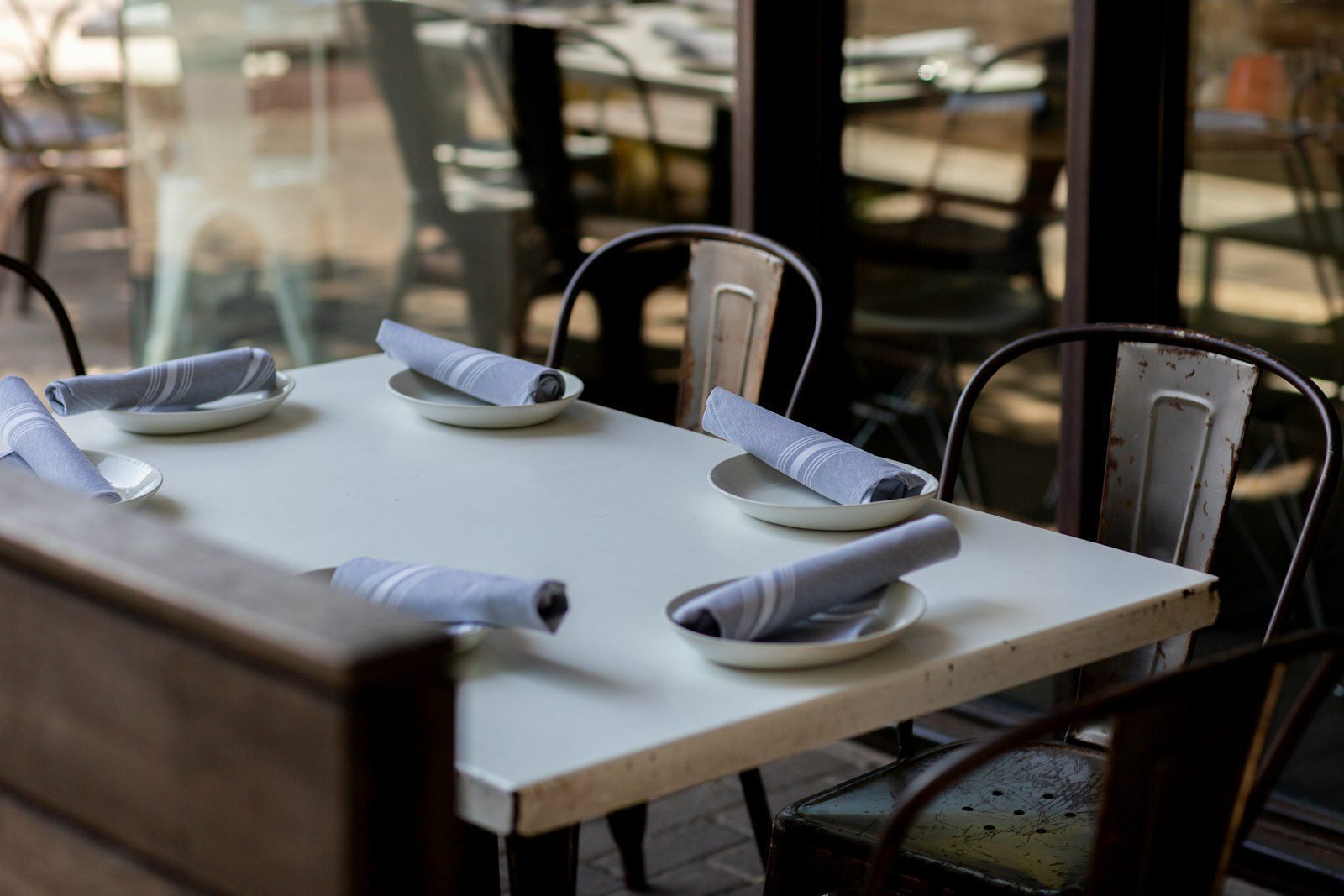 table napkins on plate